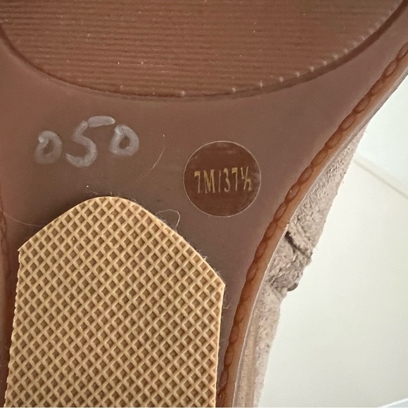 2/$30 Lucky Brand Suede Booties Tan Size 7 - Picture 7 of 12